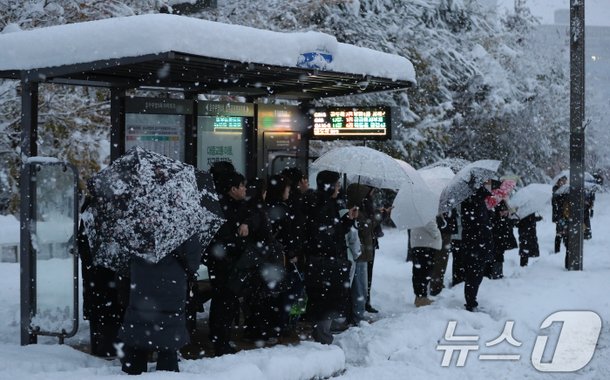 서울·인천·경기 광명 등 13곳 대설경보 해제…제주는 여전히 발효