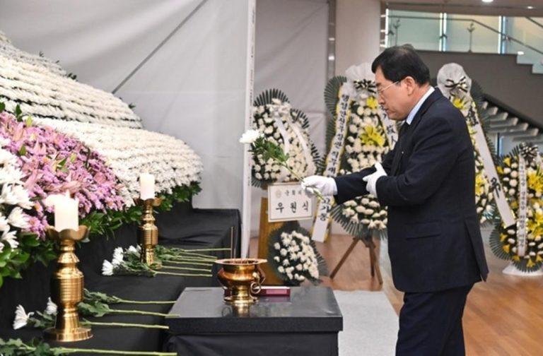 주낙영 경주시장, 제주항공 여객기 사고 희생자 합동 분향소 찾아 추모:다경뉴스